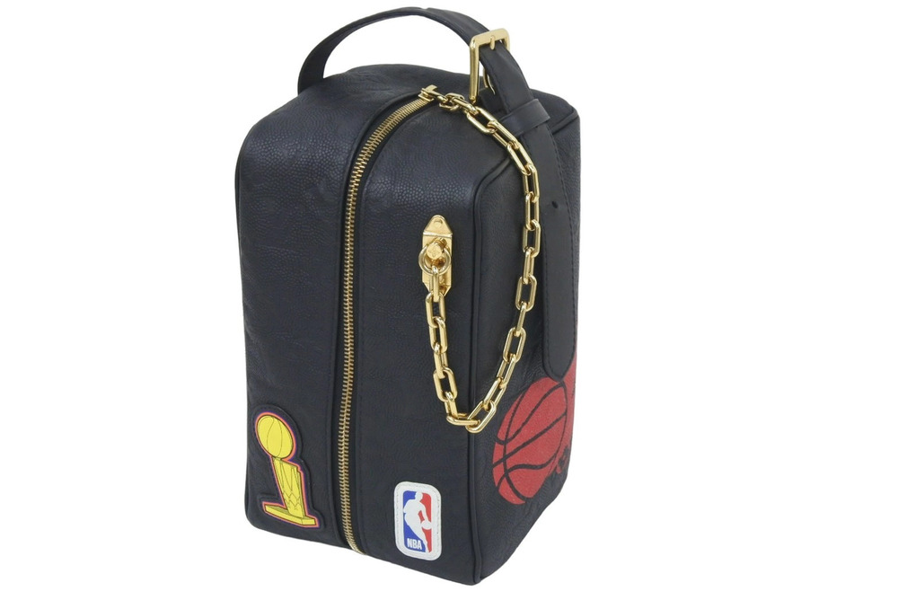 Louis Vuitton LV NBA Cloak Dopp Clutch Bag Calf Leather Black